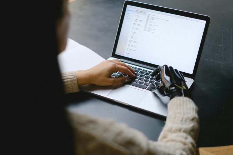 Best AI Writing Tools for Freelancers to Create Content and Find Clients