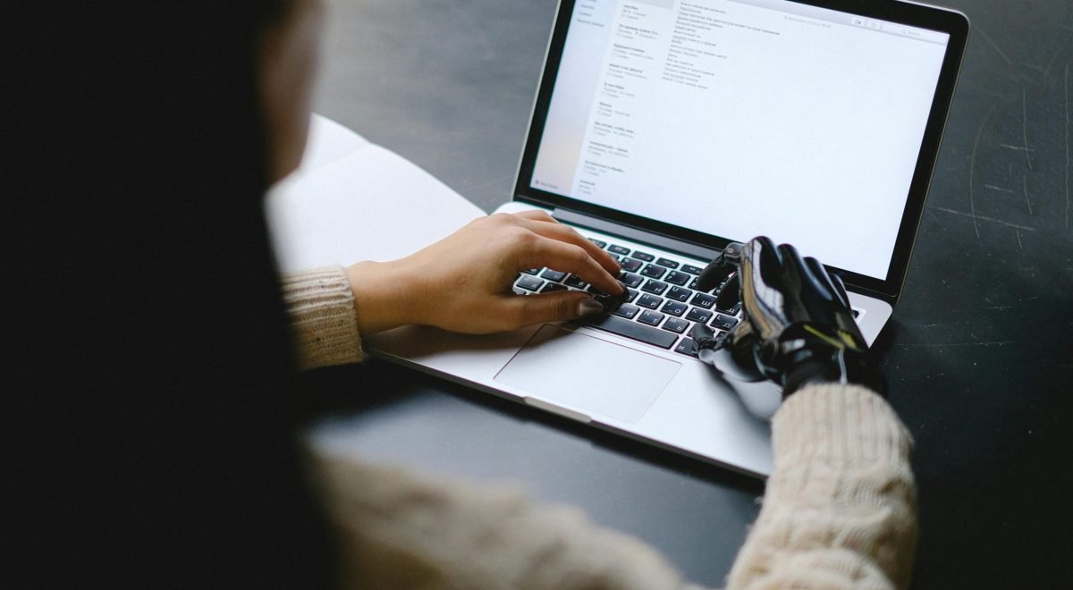 Best AI Writing Tools for Freelancers to Create Content and Find Clients